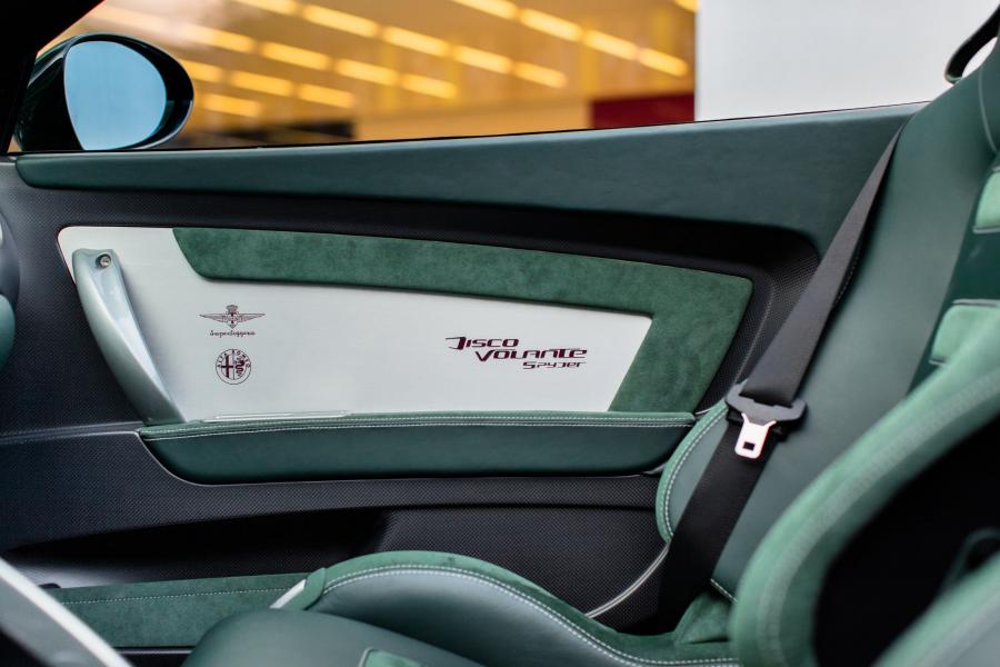 Интерьер Alfa Romeo Disco Volante Spyder (4 of 7) 2019 года  (фото 3 из 19)